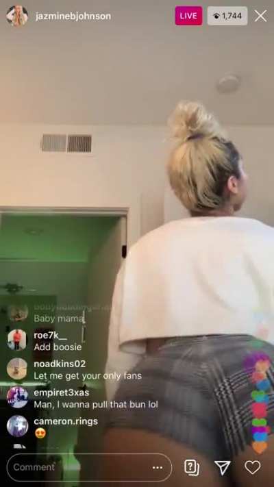 I got y&rsquo;all she just got done with this live