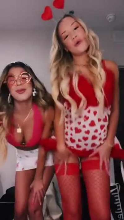 perfect ass bimbo