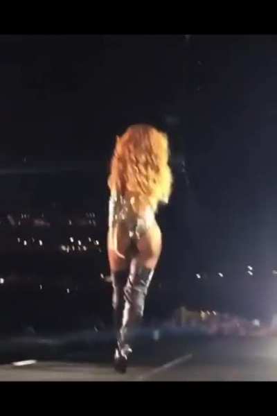 Damn queen b