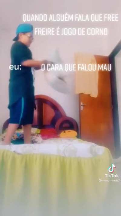 😨