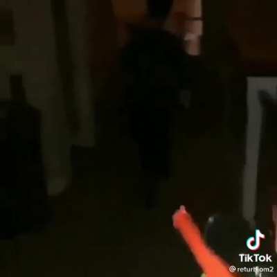 B&aacute;jale el sonido al final jaja