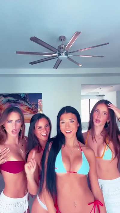 Friends in boutinela and ChooksLA 🇺🇸❌♥️