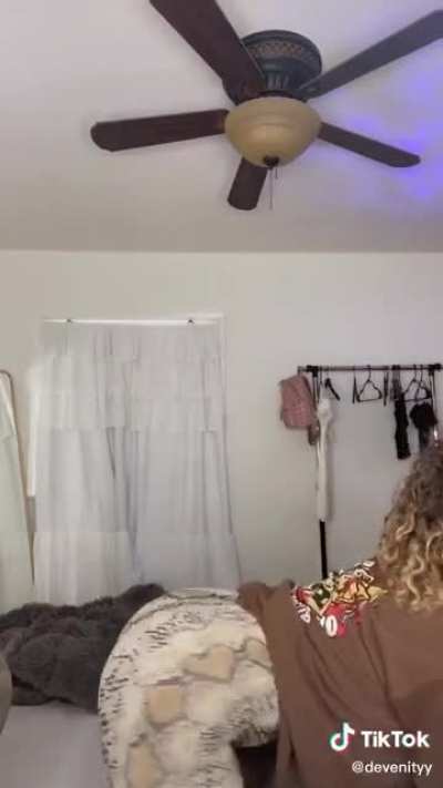 &lsquo;Shy&rsquo; twerking