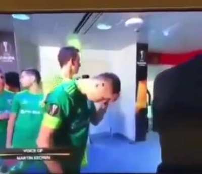 &Eacute; um gato!