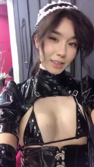 Hana's Sexy Outfit