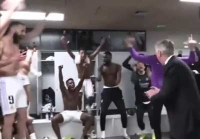 Carlo Ancelotti to the Real Madrid squad after the great victory against Barcelona: "DAY OFF TOMORROW!!