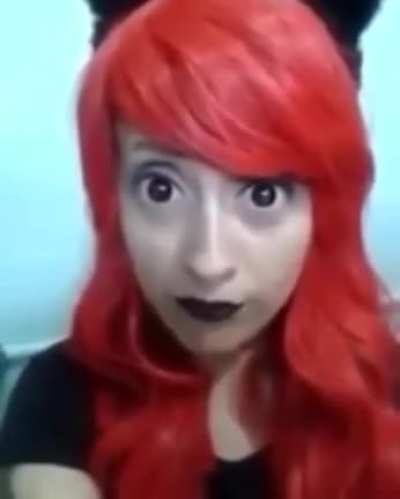Algu&eacute;m sabe de alguma arma potente o suficiente para destruir a ra&ccedil;a humana? Acho que estamos precisando de uma agora