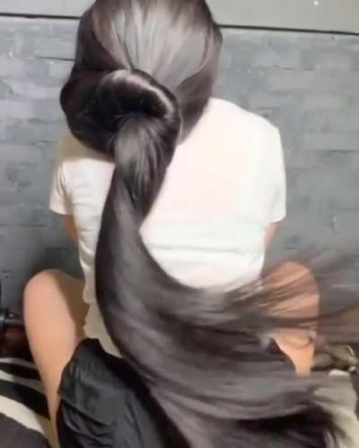 Mila (@022mila_beautiful_long_hair)
