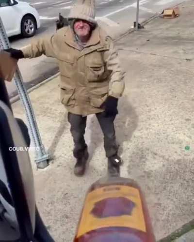 Да он чёртов волшебник!