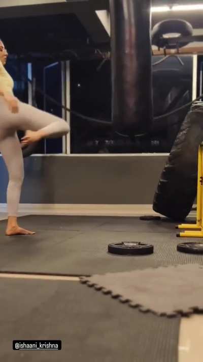 Ishaani Krishna 🍑