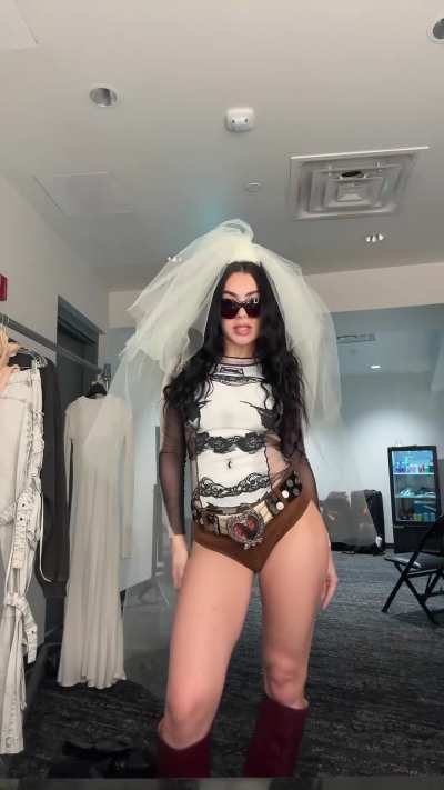 Charli&rsquo;s ass