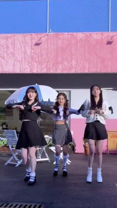 [230225] Yujin, Chaehyun &amp;amp; Dayeon TikTok update: I do! Do you? Challenge🤍 #IdoDoyouchallenge [FLY-BY]
