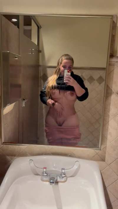 Curvy milf (f) (oc)