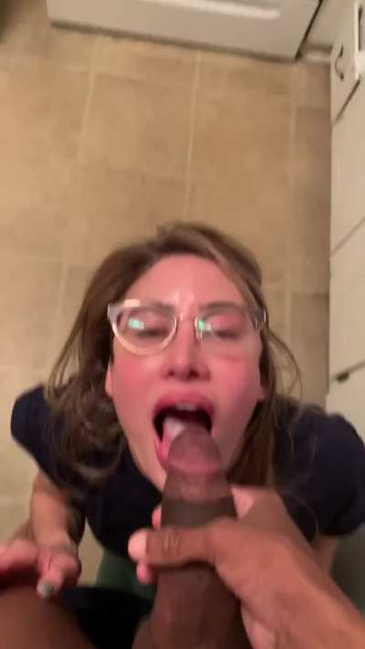 👅👅👅
