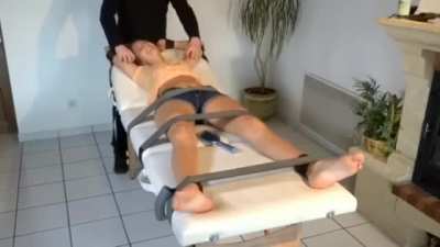 French tickling Lenora