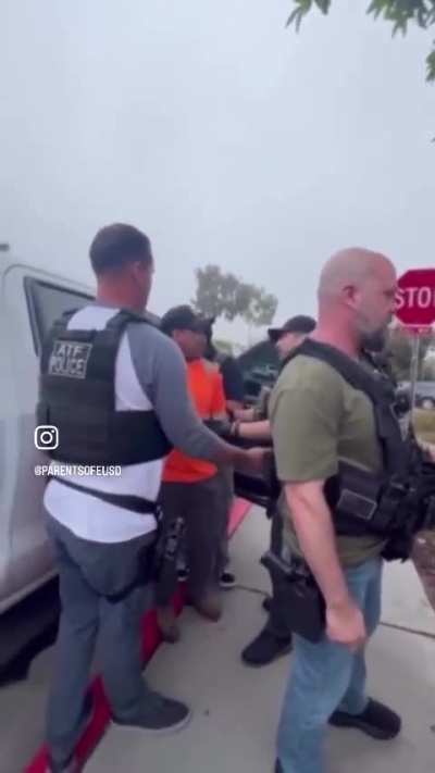 Encinitas, SD &mdash; Man Detained by ICE in front of his children while dropping them off at elementary school. Prayers!