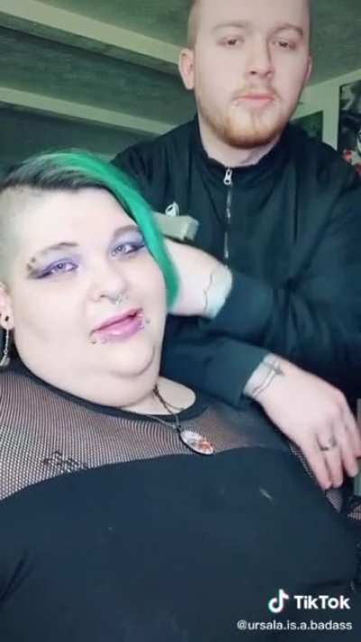 that man doesnt seem old enough to be her dad