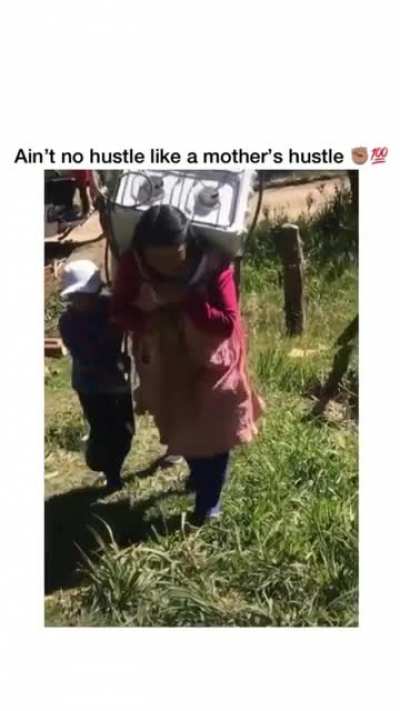 Idk what&rsquo;s worse: the video&rsquo;s frame or the camera person not helping