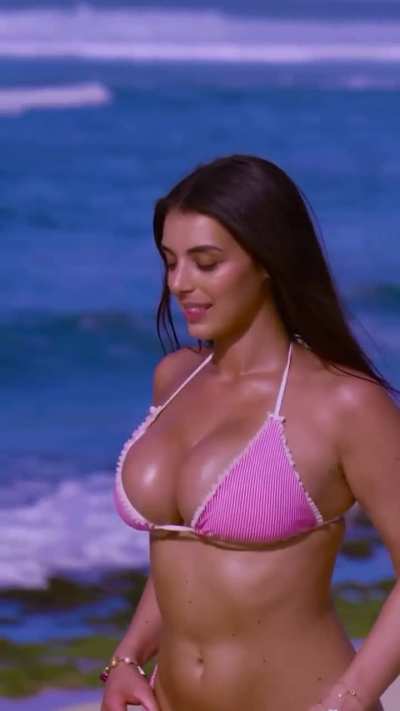 Amber Ajami bouncing around