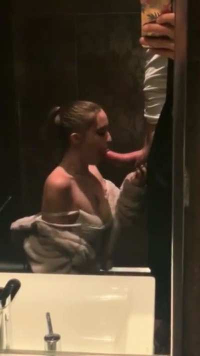 MF: restroom head