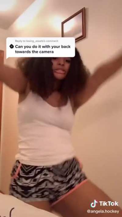 Let&rsquo;s get this sub Reddit Poppin 😏😏