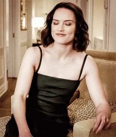 I would love it if Daisy Ridley were hiding a cute little girlcock