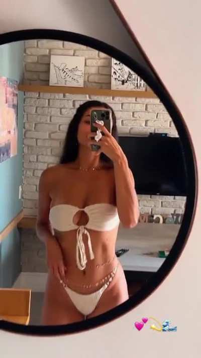 Swimsuit Selfie Vid