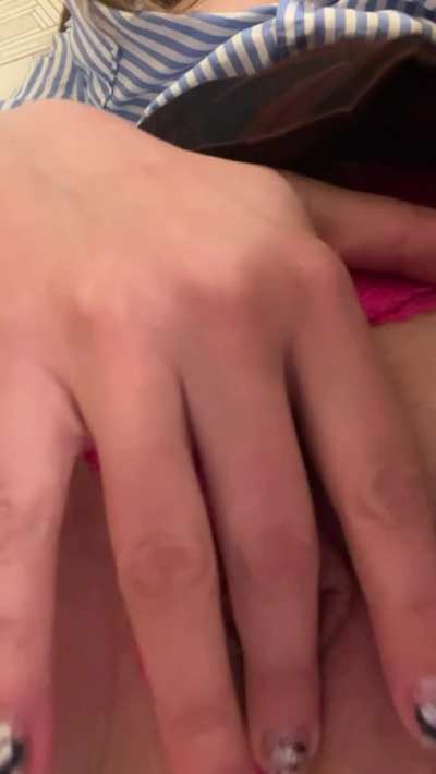 Showing my pussy kinda makes me horny