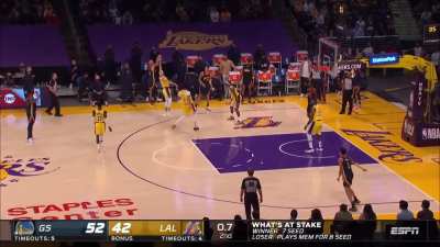 [Highlight] Curry with a crazy off balance 3 to beat the buzzer at the half