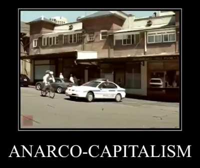 Esse ancapist&atilde;o me serve. Bem mais divertido que qualquer socialismo. S&oacute; o carro da pol&iacute;cia que n&atilde;o ta realista: tinha que ter o logo da empresa, por exemplo se fosse a pol&iacute;cia do McDonalds, teria as cores e o simbolo(aquele m grande).