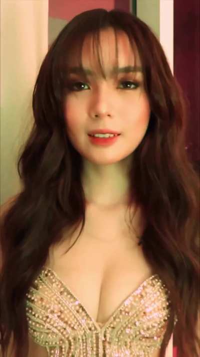 Francine Diaz 
