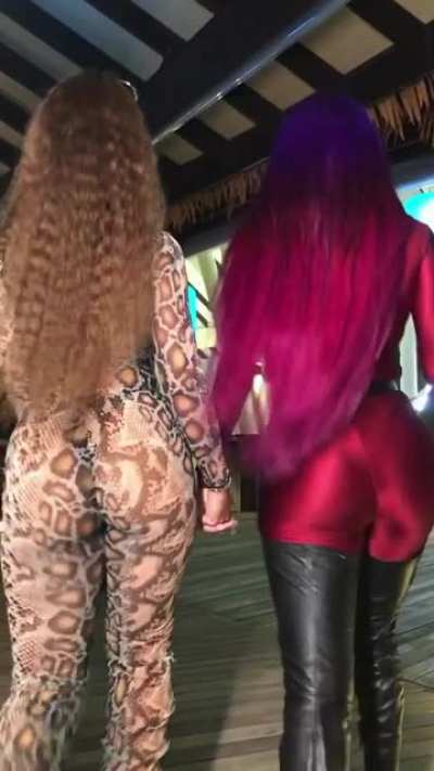 Walk 🍑