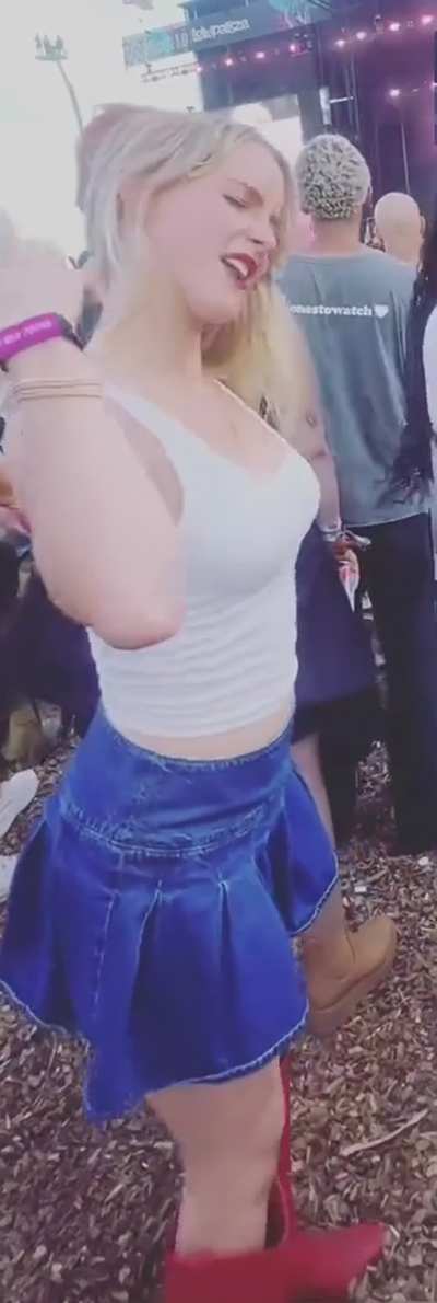 Bouncing boobs