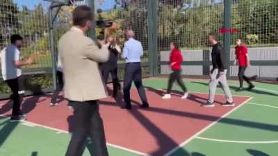 erdogan sagligi hakkindaki iddialara yanit vermek icin basket oynamis