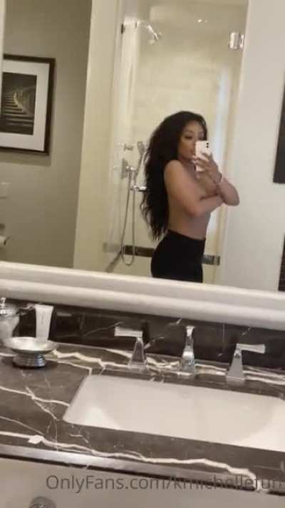 Topless video from her OF🍒
