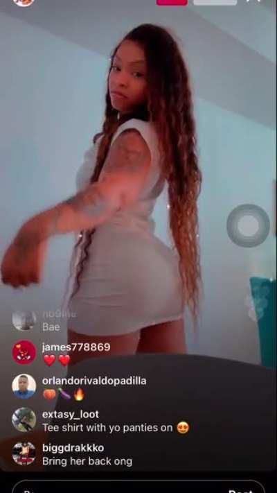 Twerk in skirt
