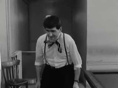 Godard'ın vivre la vie filmindeki balonu patlayan &ccedil;ocuk sahnesi.Abi muazzam oynamış