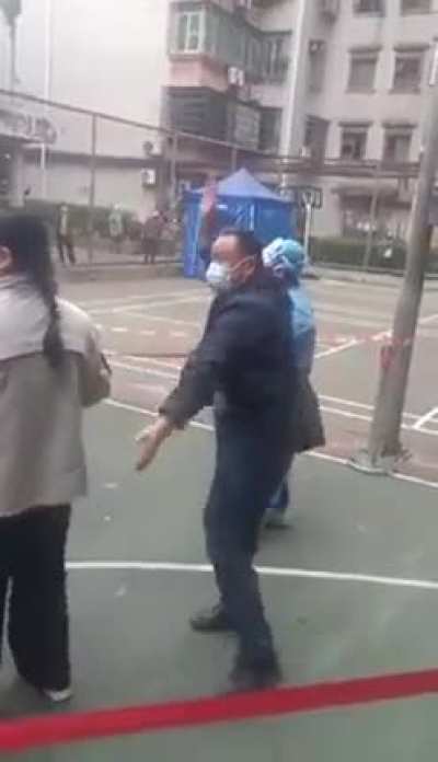 Man unimpressed with Chinese gov measures