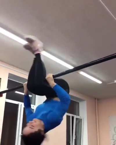 She got some insane bar skills