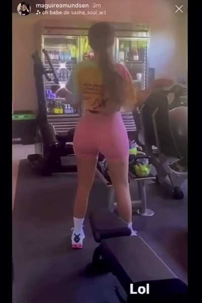 Kylie&rsquo;s ass jiggling (motion tracked)