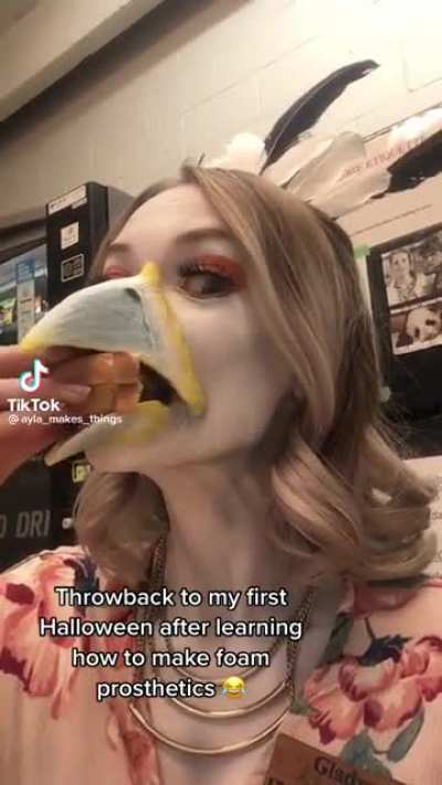 👀