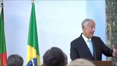 Marcelo explica com um grande sorriso como Portugal est&aacute; a ser invadido por brasileiros.