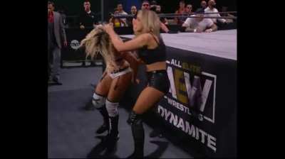 Tay Conti booty + wedgie + ass jiggle at AEW Dynamite