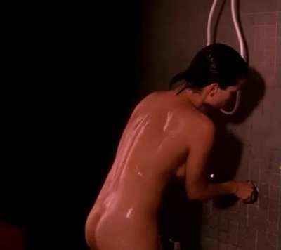Neve Campbell