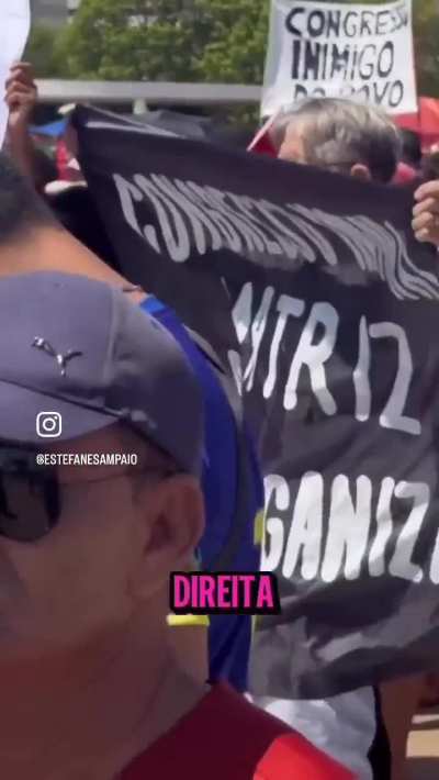 Conservadora se infiltrou nas manifesta&ccedil;&otilde;es da esquerda . Ou&ccedil;a o relato :