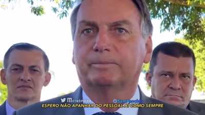 Jair Bolsonaro volta atr&aacute;s e diz que vai vetar apenas parte do ''Fund&atilde;o Eleitoral' . Presidente afirmou que vetar&aacute; R$ 2 bilh&otilde;es destinados as campanhas pol&iacute;ticas, deixando R$ 4 bilh&otilde;es no fundo. ''V&atilde;o ter que escolher entre Lula e Ciro'', disse sobre even