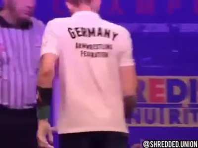 This guy's right arm is an absolute unit