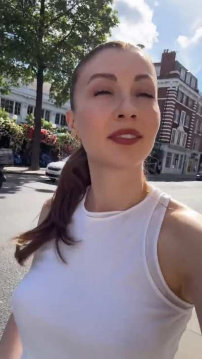 Burcu &Ouml;zberk 
