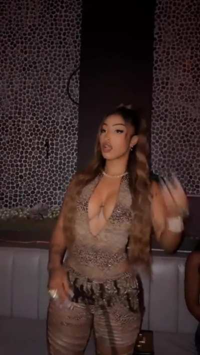 Shenseea vibin' | Snapchat