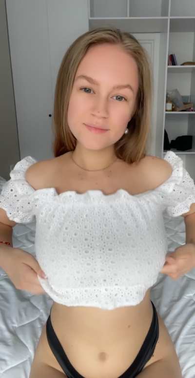 Just woke up, here’s a titty